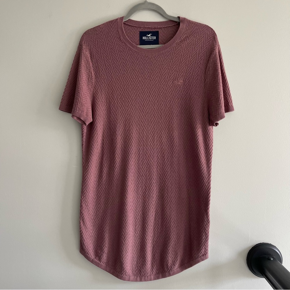 Hollister men’s dusty pink fine knit t shirt